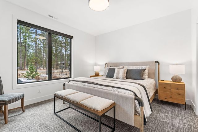 56282 Elk Run Drive 404, Bend, OR 97707