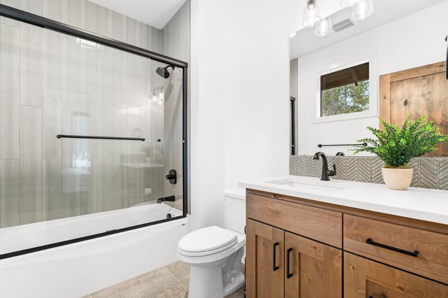 56282 Elk Run Drive 404, Bend, OR 97707