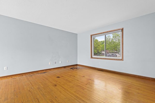 142 Canterbury Road, Circle Pines, MN 55014