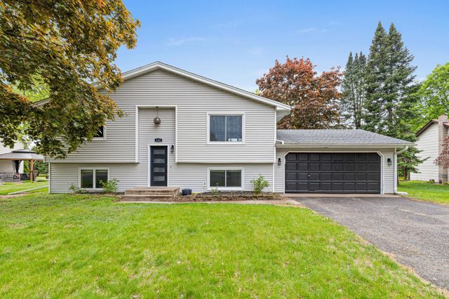 142 Canterbury Road, Circle Pines, MN 55014