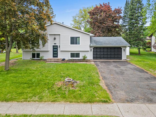 142 Canterbury Road, Circle Pines, MN 55014