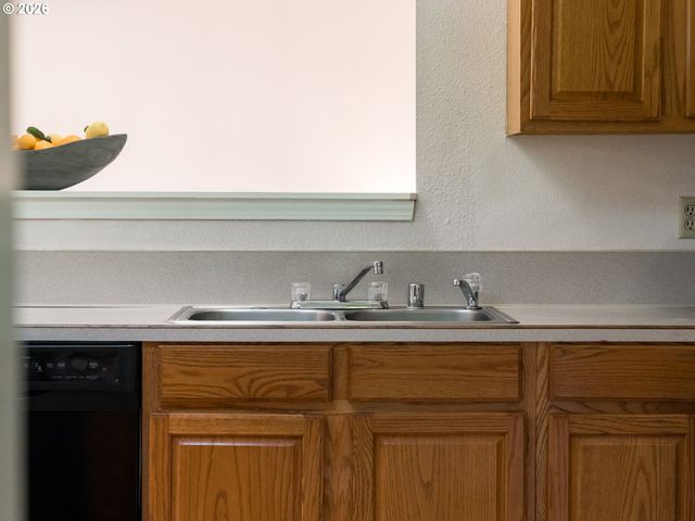 10010 Nw 15TH Ave, Vancouver, WA 98685