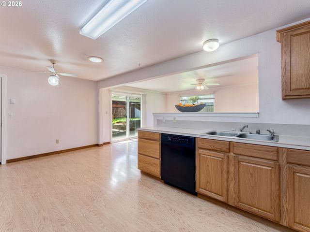 10010 Nw 15TH Ave, Vancouver, WA 98685