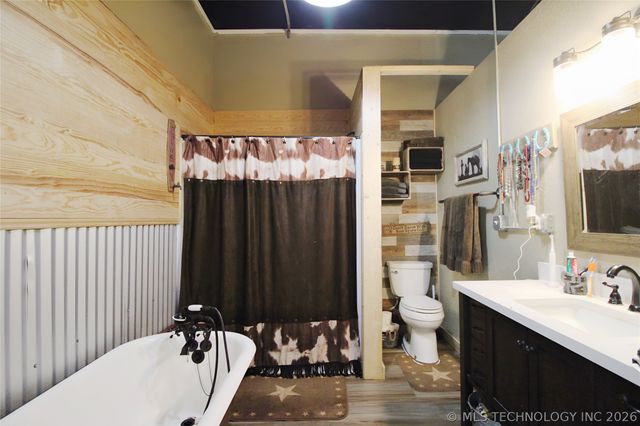 8786 Coconut Lane, Henryetta, OK 74437