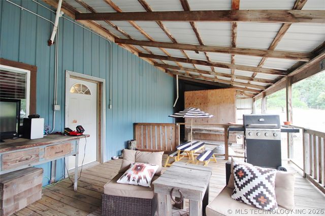 8786 Coconut Lane, Henryetta, OK 74437
