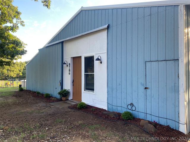 8786 Coconut Lane, Henryetta, OK 74437