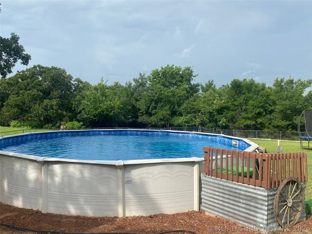 8786 Coconut Lane, Henryetta, OK 74437