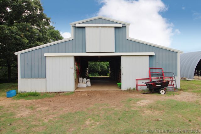 8786 Coconut Lane, Henryetta, OK 74437
