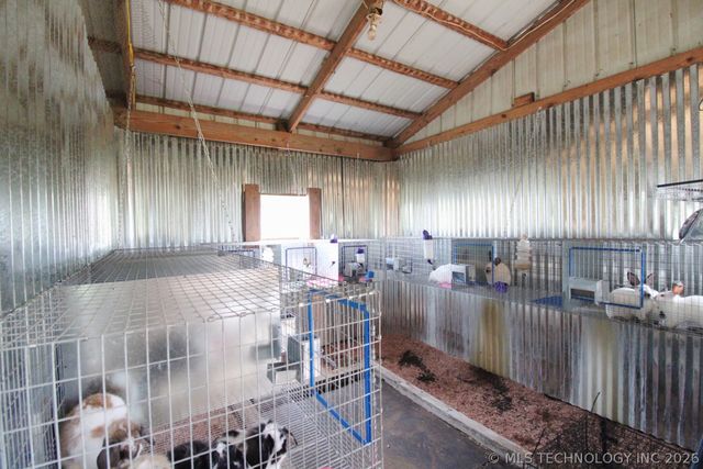 8786 Coconut Lane, Henryetta, OK 74437