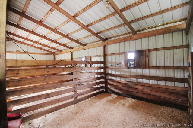 8786 Coconut Lane, Henryetta, OK 74437
