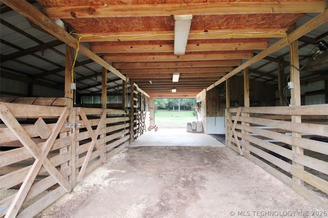 8786 Coconut Lane, Henryetta, OK 74437