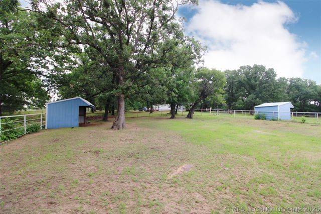 8786 Coconut Lane, Henryetta, OK 74437