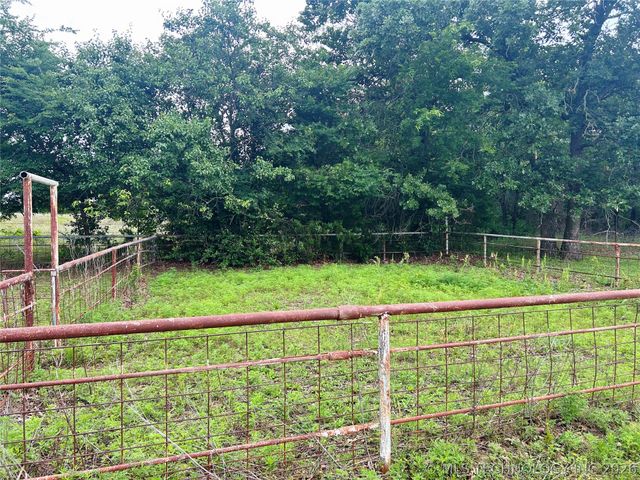 8786 Coconut Lane, Henryetta, OK 74437