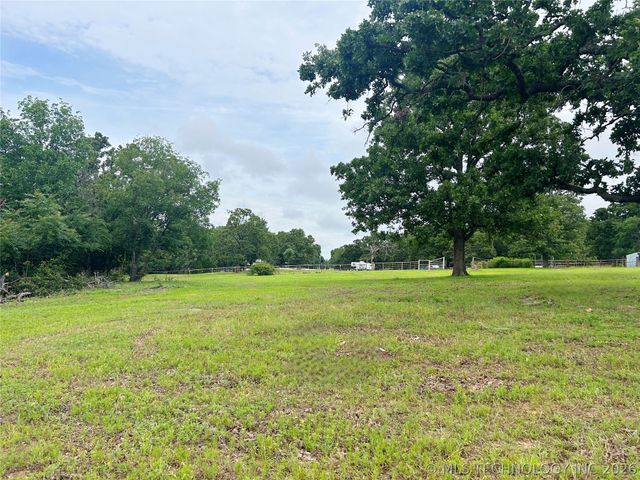 8786 Coconut Lane, Henryetta, OK 74437