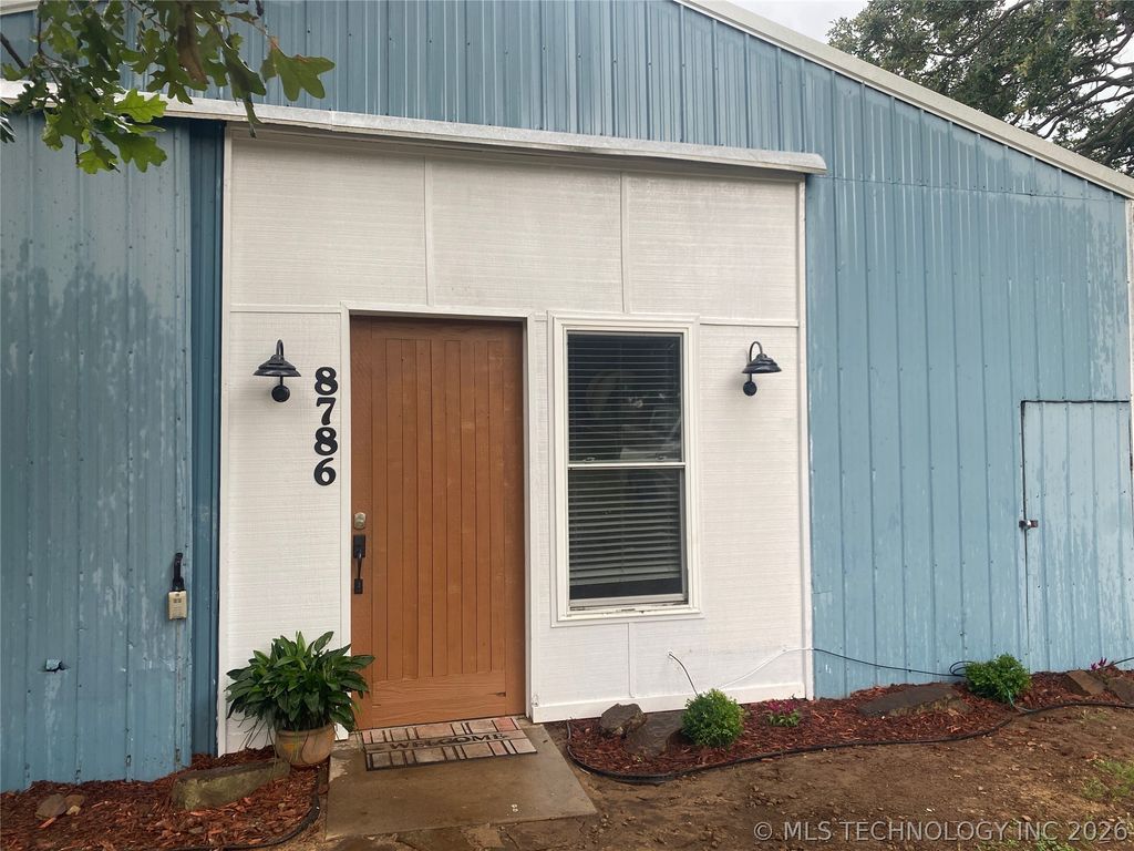 8786 Coconut Lane, Henryetta, OK 74437