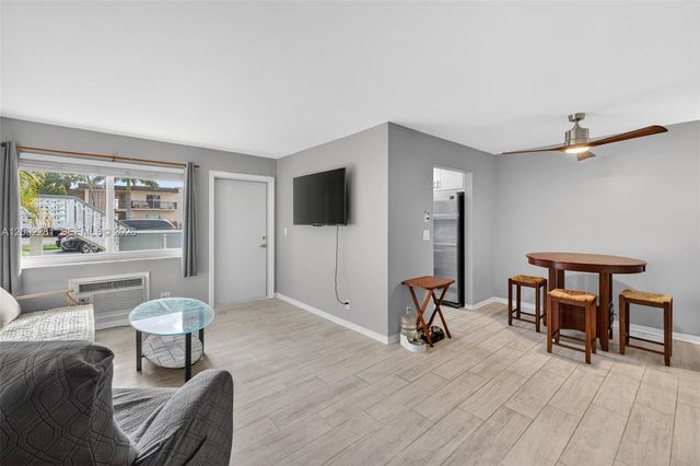 419 S Crescent Dr 4, Hollywood, FL 33021