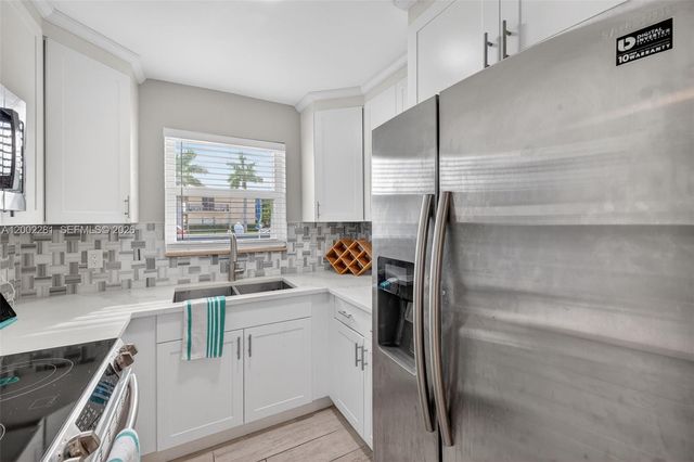 419 S Crescent Dr 4, Hollywood, FL 33021