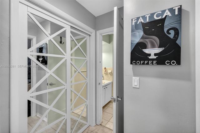 419 S Crescent Dr 4, Hollywood, FL 33021