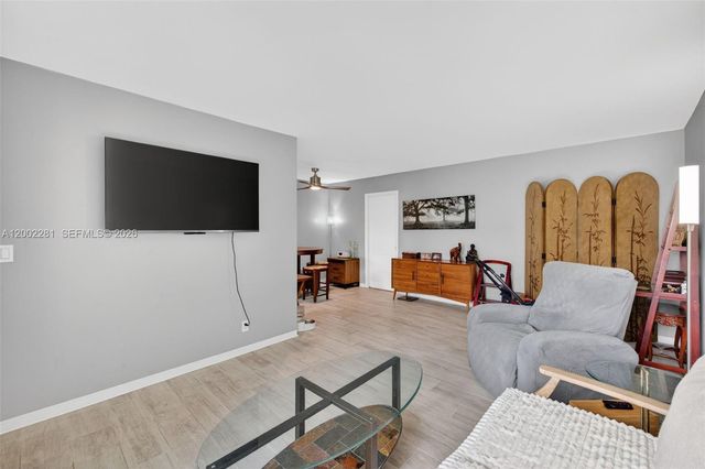 419 S Crescent Dr 4, Hollywood, FL 33021