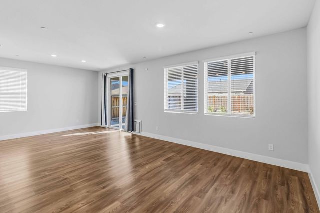 1626 Stepney Way, Plumas Lake, CA 95961