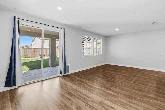 1626 Stepney Way, Plumas Lake, CA 95961