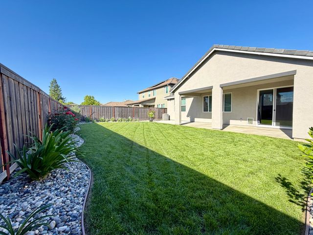 1626 Stepney Way, Plumas Lake, CA 95961