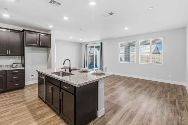 1626 Stepney Way, Plumas Lake, CA 95961