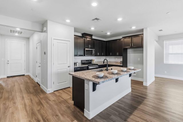 1626 Stepney Way, Plumas Lake, CA 95961