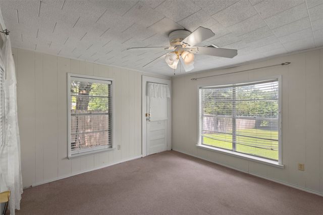 829 W 9th Street, Bonham, TX 75418
