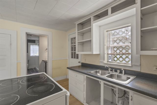 829 W 9th Street, Bonham, TX 75418