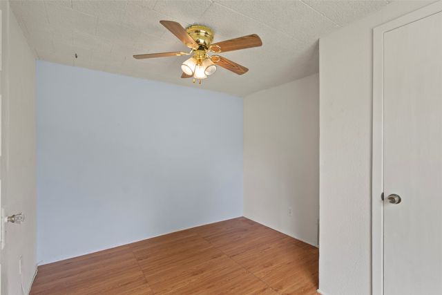 829 W 9th Street, Bonham, TX 75418