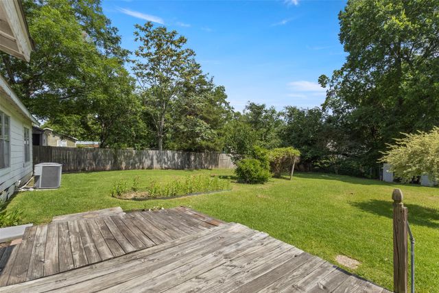 829 W 9th Street, Bonham, TX 75418