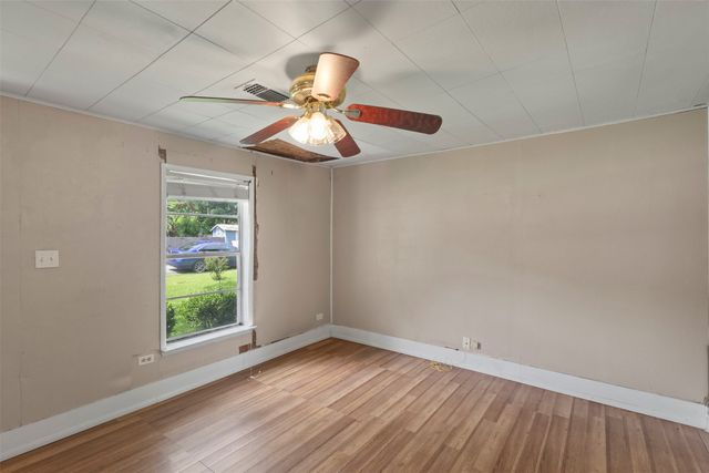 829 W 9th Street, Bonham, TX 75418