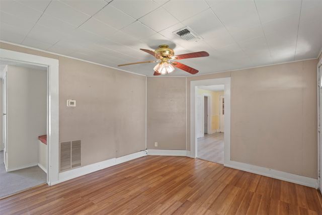 829 W 9th Street, Bonham, TX 75418