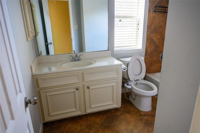 2604 Brightlake Way Lane, Pearland, TX 77584