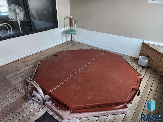 1117 S Newport Pl Place, Sioux Falls, SD 57106