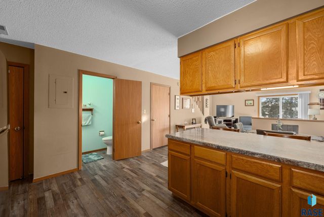 1117 S Newport Pl Place, Sioux Falls, SD 57106