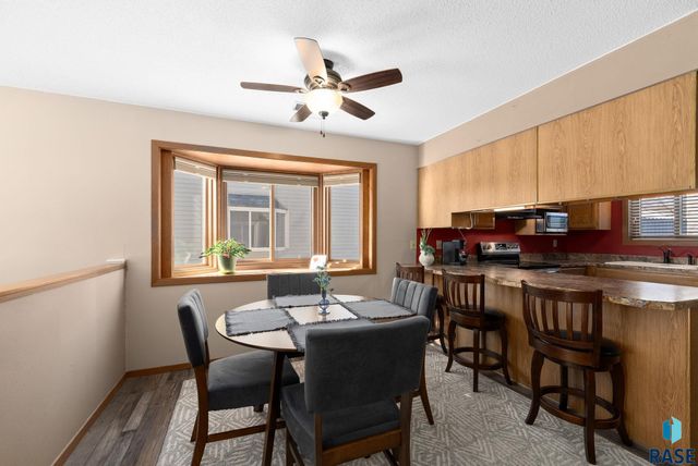 1117 S Newport Pl Place, Sioux Falls, SD 57106