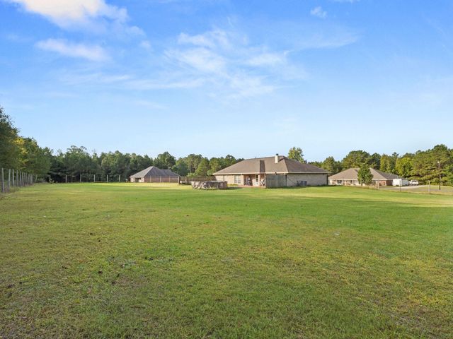 146 R Allen Rd, Leesville, LA 71446