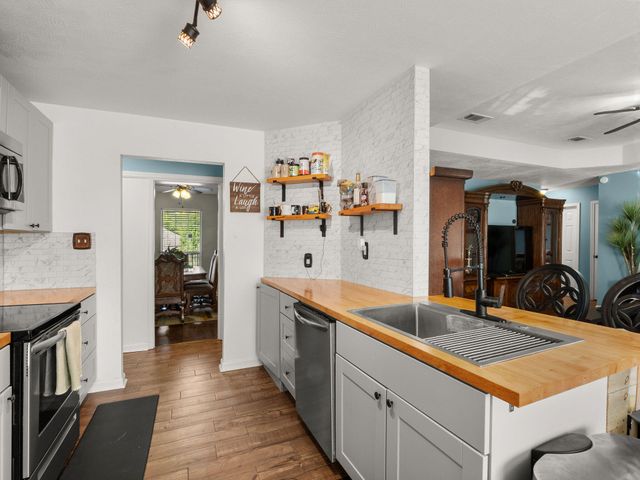 146 R Allen Rd, Leesville, LA 71446