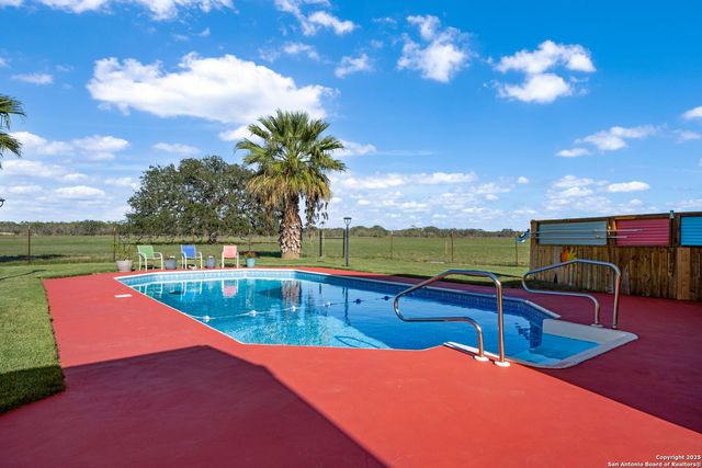 360 Fm 2504, Poteet, TX 78065