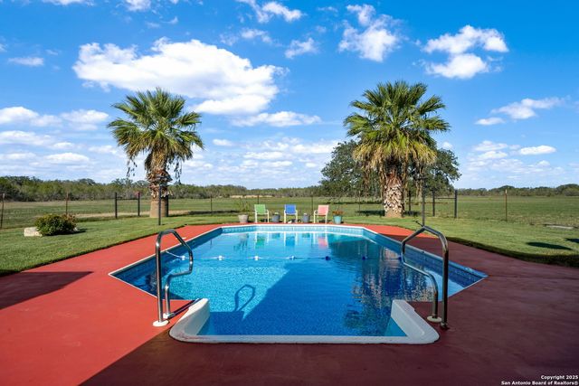 360 Fm 2504, Poteet, TX 78065