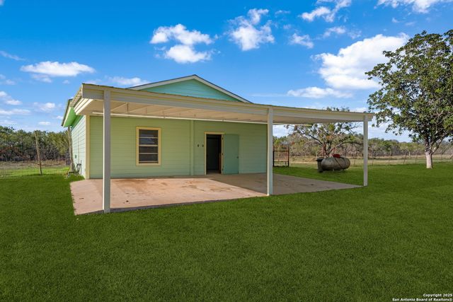 360 Fm 2504, Poteet, TX 78065