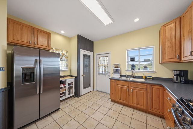 360 Fm 2504, Poteet, TX 78065