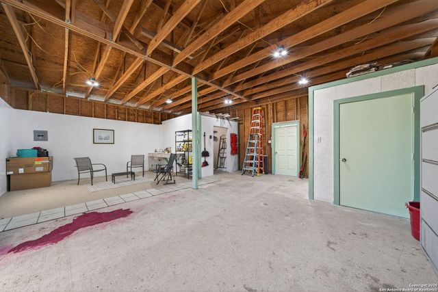 360 Fm 2504, Poteet, TX 78065