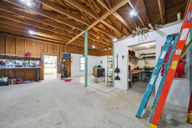 360 Fm 2504, Poteet, TX 78065