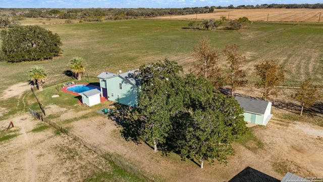 360 Fm 2504, Poteet, TX 78065