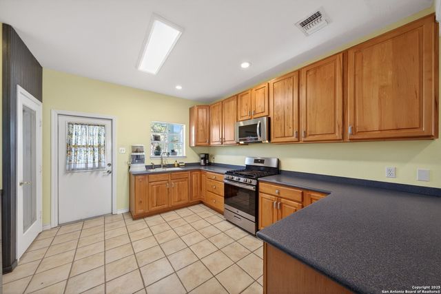 360 Fm 2504, Poteet, TX 78065