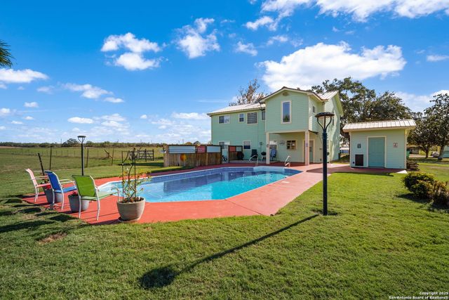 360 Fm 2504, Poteet, TX 78065