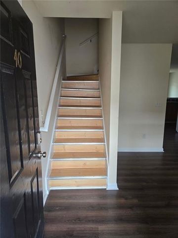 40 MIDDLEBROOK Drive, Cartersville, GA 30120